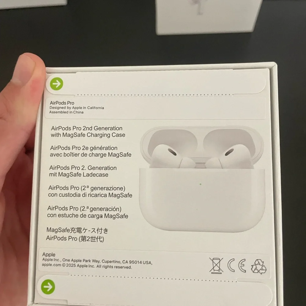 Apple AirPods Pro with MagSafe Case